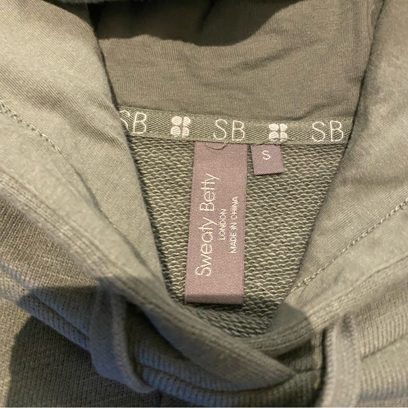 Sweaty Betty Essentials Hoodie Green Pullover Boxy Cropped Sweatshirt Sz Small - Picture 3 of 5